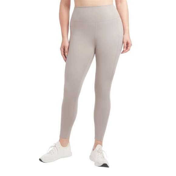 Danskin Women's Lightweight tight - Tan - Picture 4 of 5